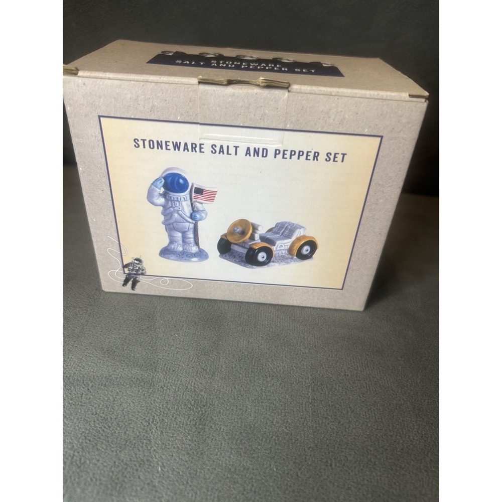 Cracker Barrel Astronaut Moon Rover Stoneware Salt Pepper Shakers Set w/ Box